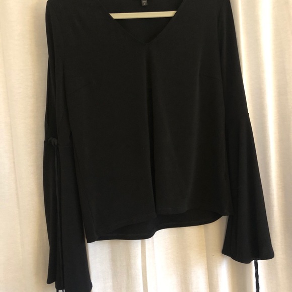 Express Bell Sleeve Blouse - Picture 4 of 4